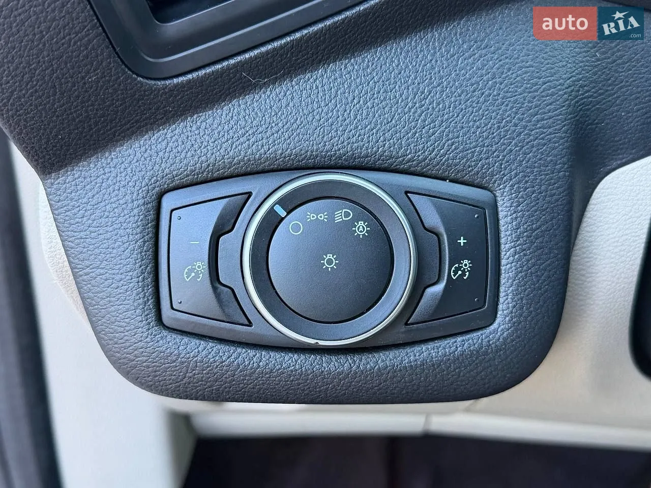 2017 Ford C-MAX - мініатюра 16