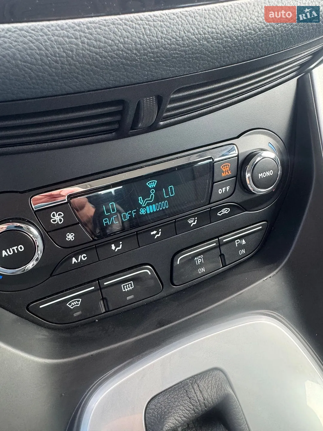 2011 Ford C-MAX - мініатюра 38