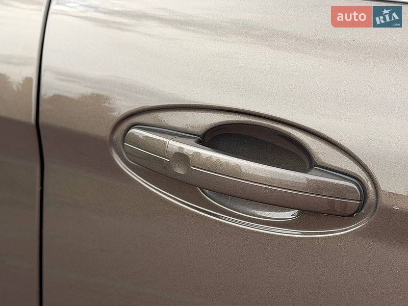 Минивэн Ford C-Max 2015 в Стрые фото 35 Минивэн Ford C-Max 2015 в Стрые