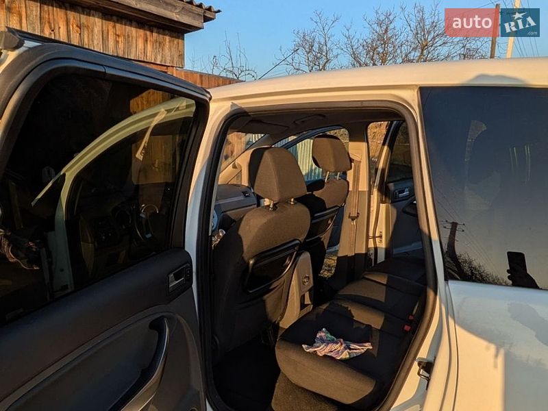 Минивэн Ford C-Max 2010 в Львове