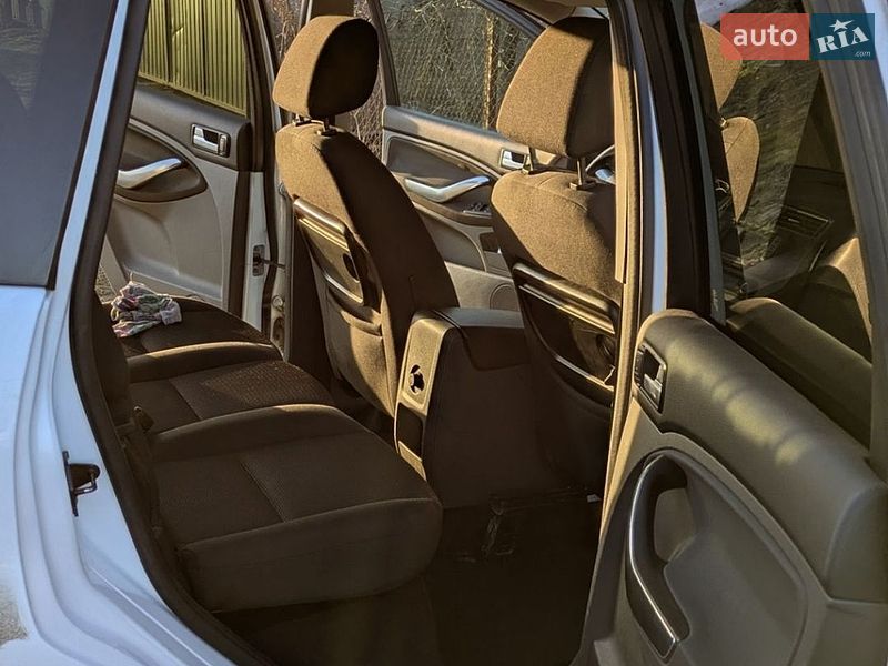 Минивэн Ford C-Max 2010 в Львове
