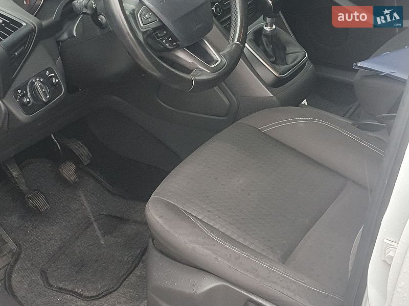 Мінівен Ford C-Max 2015 в Чернігові