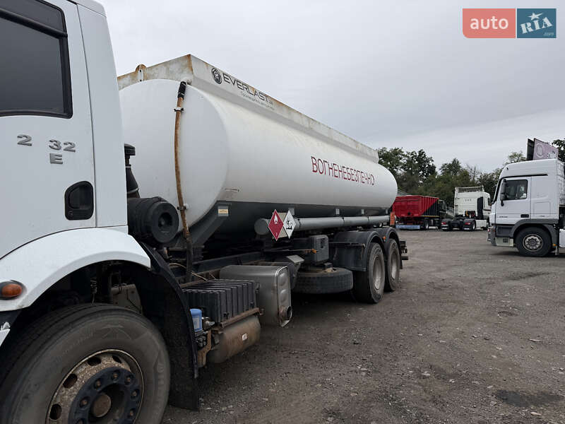 Бензовоз Ford Cargo 2014 в Киеве