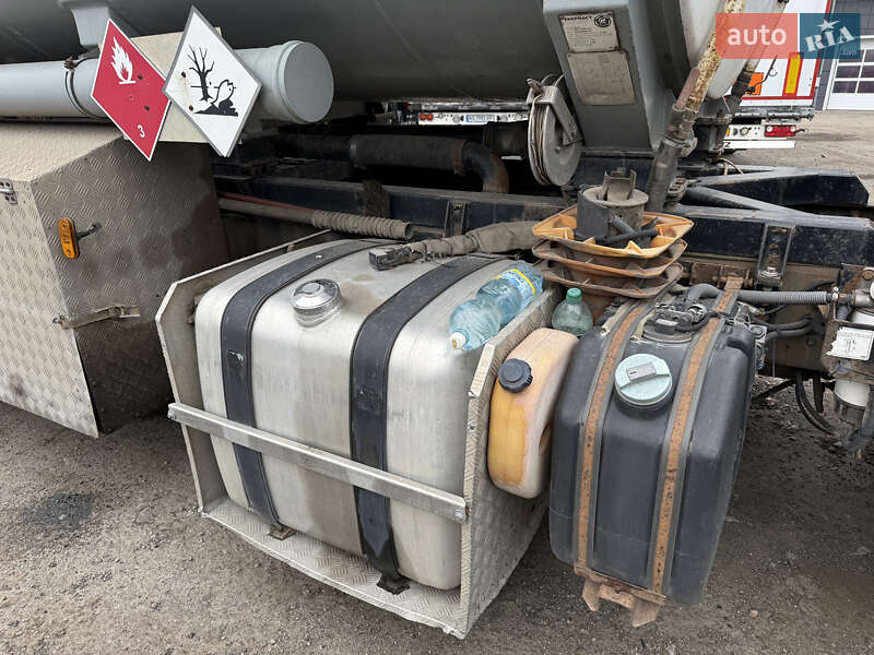 Бензовоз Ford Cargo 2014 в Киеве