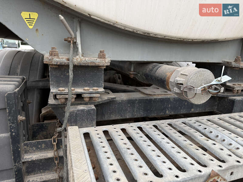 Бензовоз Ford Cargo 2014 в Киеве