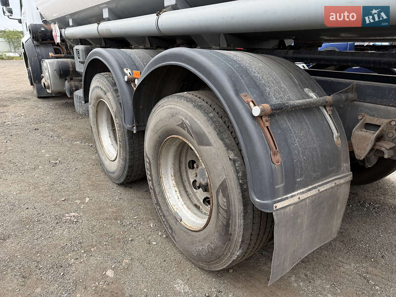 Бензовоз Ford Cargo 2014 в Киеве