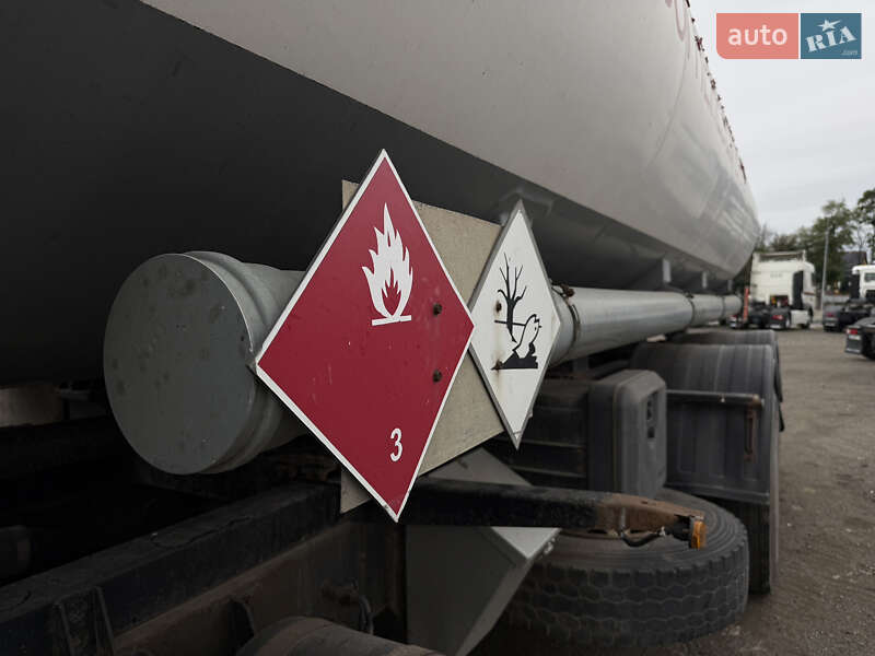 Бензовоз Ford Cargo 2014 в Киеве