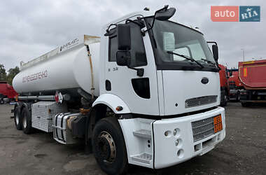 Бензовоз Ford Cargo 2014 в Киеве