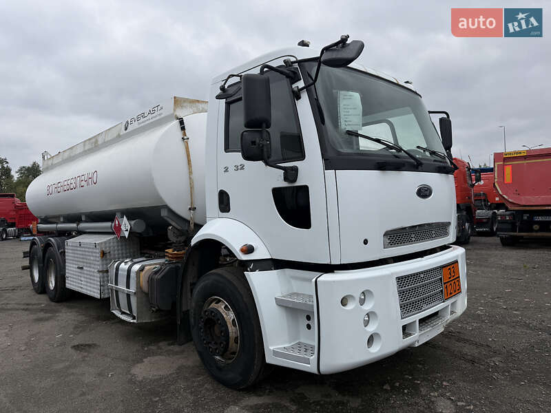 Бензовоз Ford Cargo 2014 в Киеве