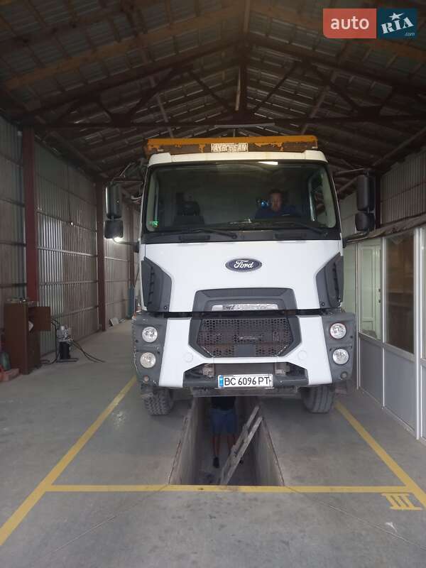 Самоскид Ford Cargo 2016 в Львові