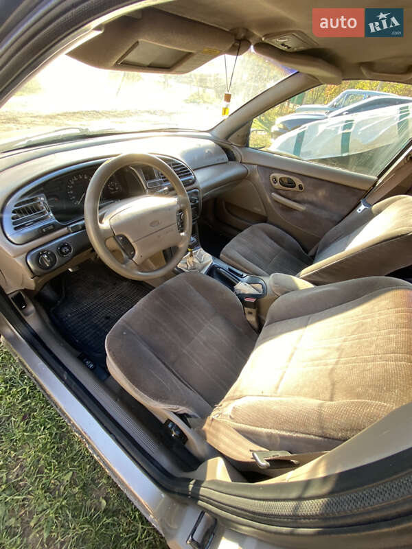 Седан Ford Contour 1997 в Березанке