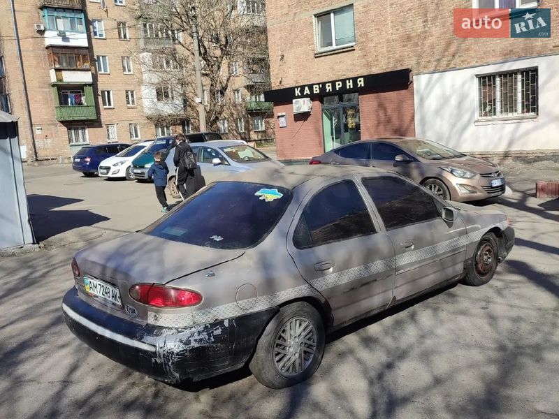 Седан Ford Contour 1995 в Києві