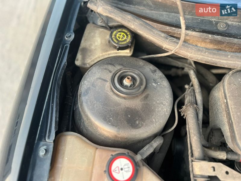 Купе Ford Cougar 1999 в Дубні