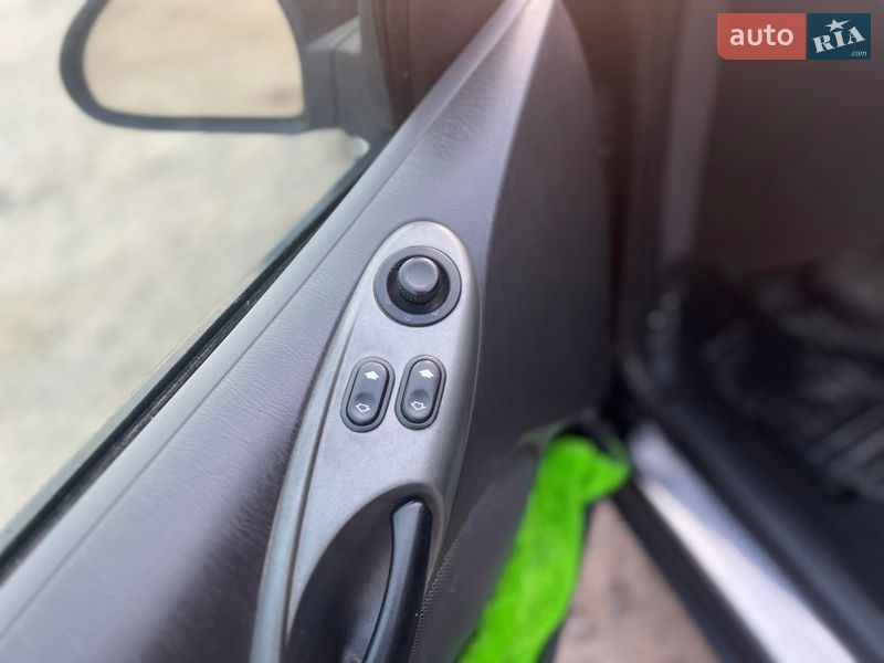 Купе Ford Cougar 1999 в Дубні