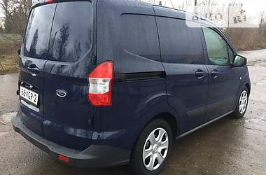 Вантажопасажирський фургон Ford Courier 2015 в Львові