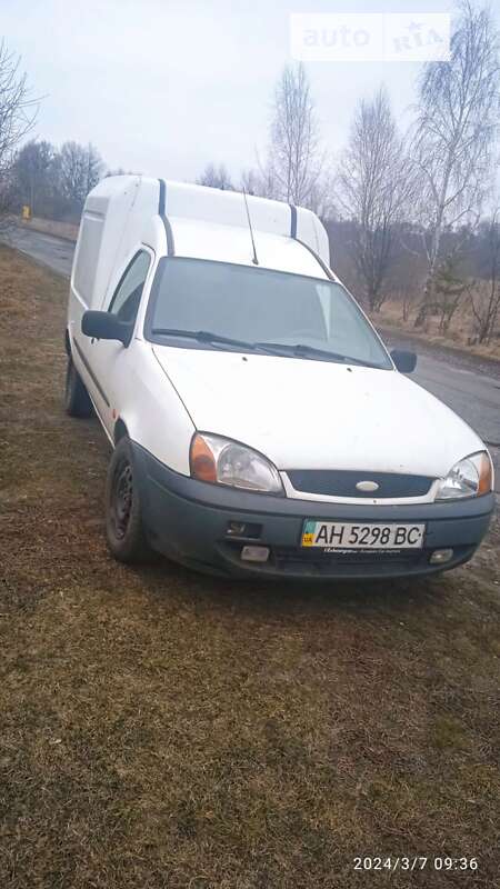 Пікап Ford Courier 2000 в Пирятині