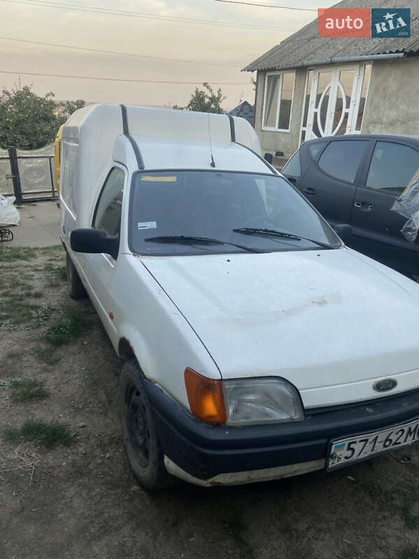 Минивэн Ford Courier 1994 в Черновцах