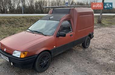 Грузовой фургон Ford Courier 1993 в 