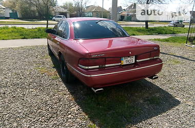 Седан Ford Crown Victoria 1995 в Миколаєві