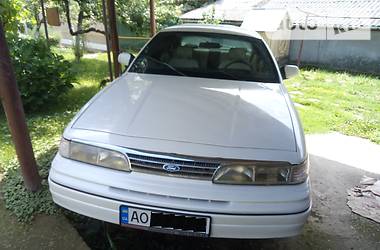 Седан Ford Crown Victoria 1993 в Ужгороде