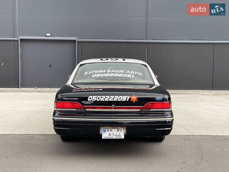Седан Ford Crown Victoria 1994 в Киеве