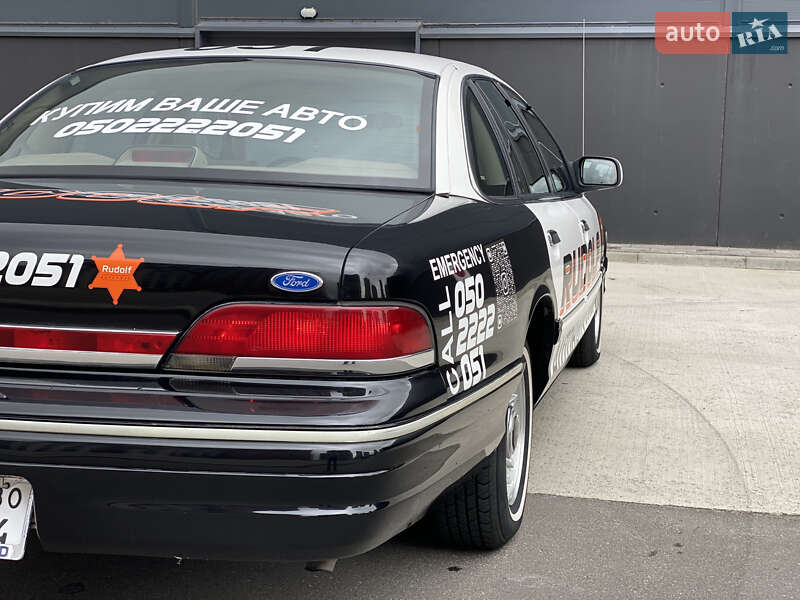 Седан Ford Crown Victoria 1994 в Киеве