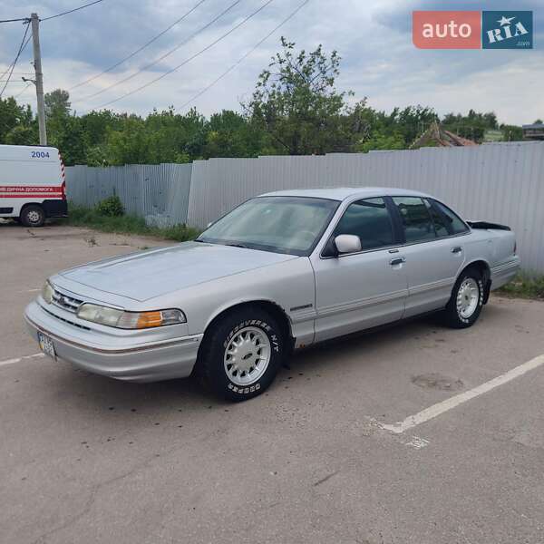 Седан Ford Crown Victoria 1996 в Харкові