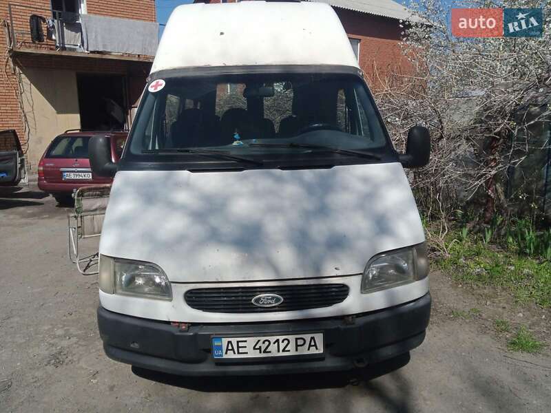 Минивэн Ford E-series 1997 в 