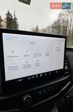 Грузовой фургон Ford E-Transit 2022 в 