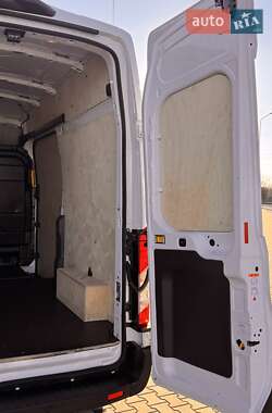 Вантажний фургон Ford E-Transit 2023 в Луцьку