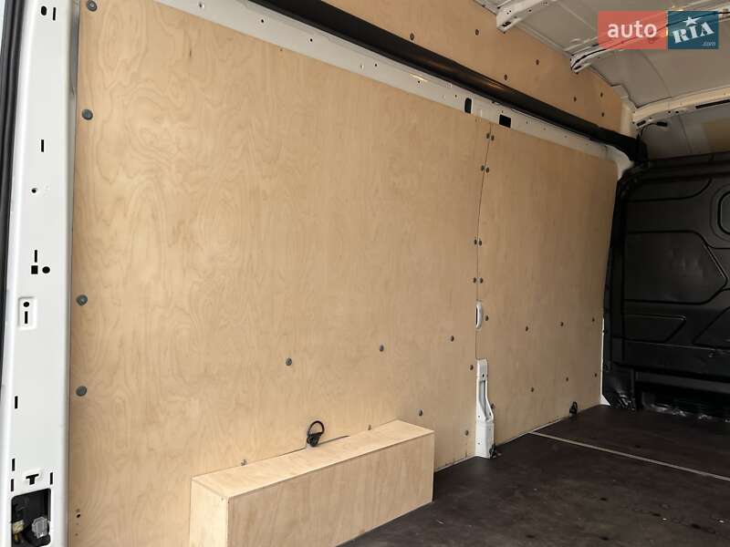 Грузовой фургон Ford E-Transit 2024 в Луцке