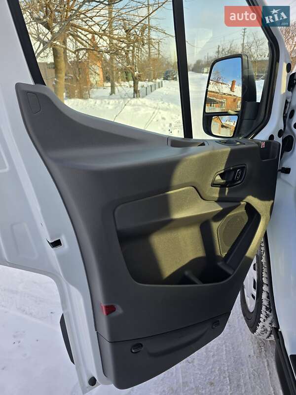 Грузовой фургон Ford E-Transit 2023 в Виннице