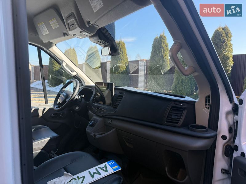 Грузовой фургон Ford E-Transit 2022 в Олевске