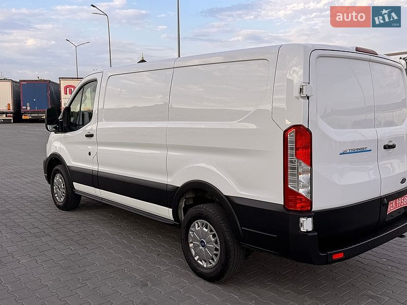 Грузовой фургон Ford E-Transit 2022 в Луцке