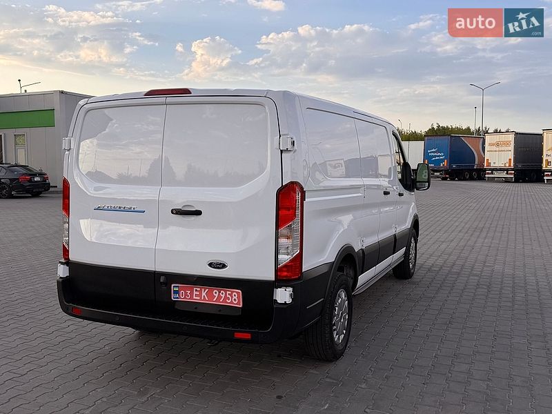 Грузовой фургон Ford E-Transit 2022 в Луцке