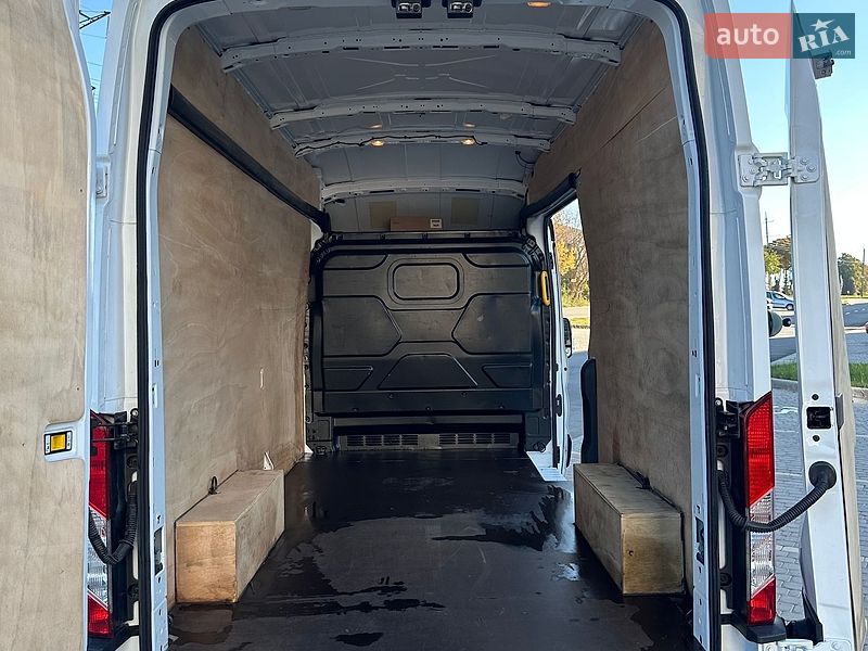 Грузовой фургон Ford E-Transit 2023 в Виннице