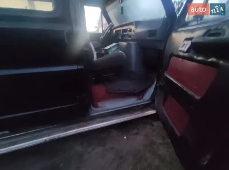 Минивэн Ford Econoline 1988 в 