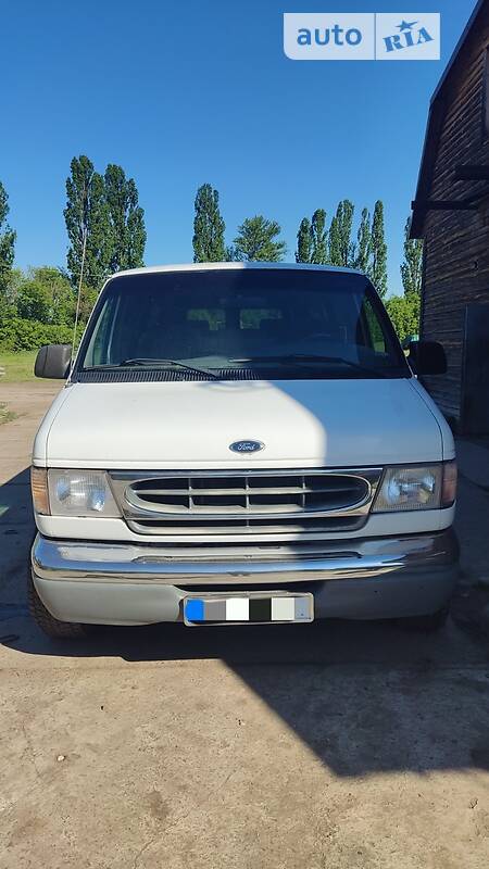 Минивэн Ford Econoline 2000 в 
