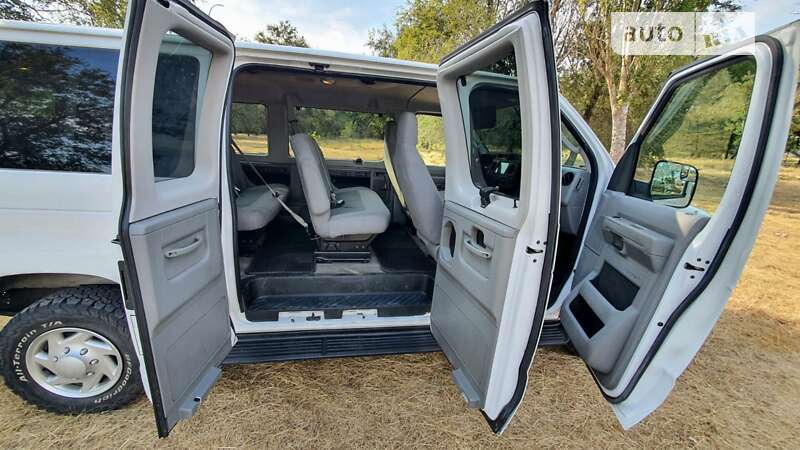 Минивэн Ford Econoline 2013 в Львове