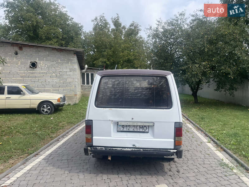 Минивэн Ford Econovan 1988 в Черновцах