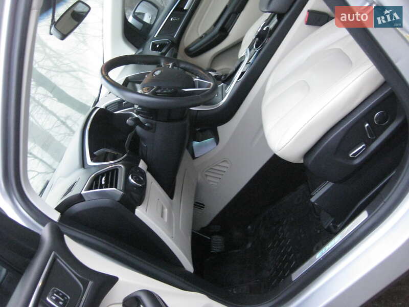 Внедорожник / Кроссовер Ford Edge 2016 в Черновцах