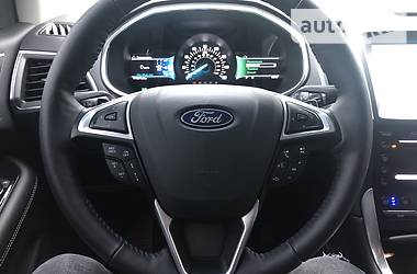 Внедорожник / Кроссовер Ford Edge 2018 в 