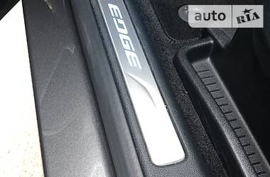 Внедорожник / Кроссовер Ford Edge 2018 в 