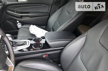 Внедорожник / Кроссовер Ford Edge 2018 в 