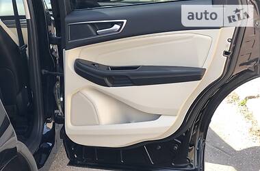 Позашляховик / Кросовер Ford Edge 2016 в 