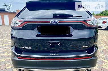 Позашляховик / Кросовер Ford Edge 2017 в 