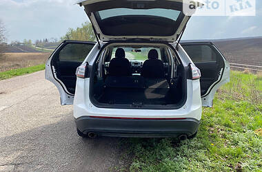 Внедорожник / Кроссовер Ford Edge 2015 в 
