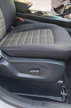 Внедорожник / Кроссовер Ford Edge 2016 в 