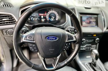 Внедорожник / Кроссовер Ford Edge 2016 в 