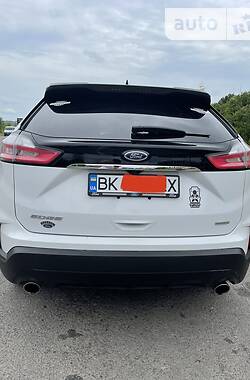Внедорожник / Кроссовер Ford Edge 2018 в 